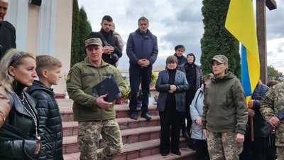 На Тернопільщині попрощалися з загиблими військовослужбовцями На Тернопільщині попрощалися з загиблими військовослужбовцями