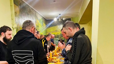ВІйськові на реабілітації на Тернопільщині разом святкують Різдво