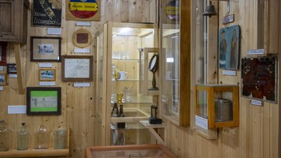 Збережені в музеї предмети побуту та інтер'єру Збережені в музеї предмети побуту та інтер'єру