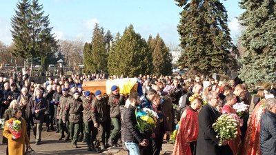 У Тернополі попрощалися із загиблим військовослужбовцем Павлом Лисобеєм У Тернополі попрощалися із загиблим військовослужбовцем Павлом Лисобеєм