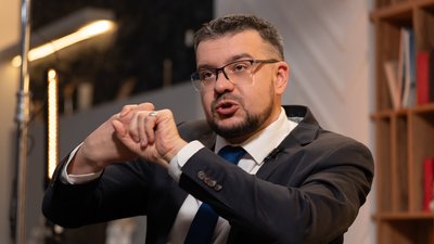 Голова Українського інституту національної пам'яті Олександр Алфьоров на Суспільному