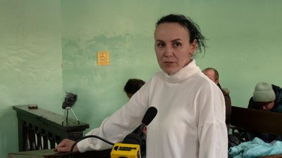 "Почав тицяти дитині у руки гранату": що потерпілі розповідають на суді про утримування їх у підвалі школи у Ягідному "Почав тицяти дитині у руки гранату": що потерпілі розповідають на суді про утримування їх у підвалі школи у Ягідному