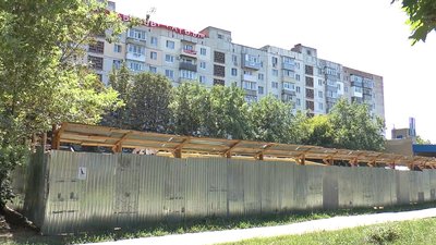 Біля міськради у Полтаві вдруге протестували проти зведення багатоповерхівки Біля міськради у Полтаві вдруге протестували проти зведення багатоповерхівки
