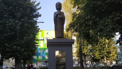 "Шлях королеви": Луцьку подарували пам'ятник Анни Київської