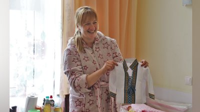 У Житомирі на День вишиванки новонародженим немовлятам подарували вишиті сорочки