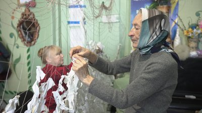 Як у терцентрі на Вінниччині виробляють маскувальні сітки для захисників Як у терцентрі на Вінниччині виробляють маскувальні сітки для захисників