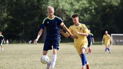 На Тернопільщині провели благодійний матч з футболу На Тернопільщині провели благодійний матч з футболу