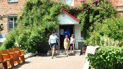 "Тут є все необхідне": як у гуртожитку вінницького училища живеться переселенцям