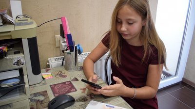“О дев'ятій годині вечора до нас прилетів снаряд”: спогади та мрії школярки із прифронтового Торецька