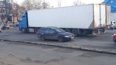 На Рівненщині зупинили фуру із краденими ялинами – вперше в цьому році На Рівненщині зупинили фуру із краденими ялинами – вперше в цьому році