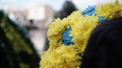Оркестр, квіти та сльози: як в Одесі прощалися із загиблими 28 окремої механізованої бригади Оркестр, квіти та сльози: як в Одесі прощалися із загиблими 28 окремої механізованої бригади