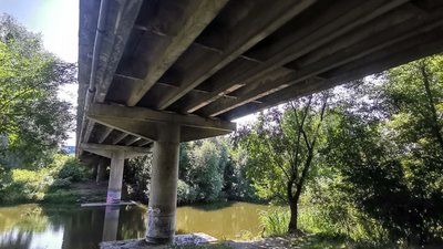 Провалля на мосту у Луцьку засипали. Коли його відремонтують