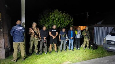 Хотів переправити 4 чоловіків до Угорщини. На Закарпатті затримали військовозобов'язаних за підозрою у перетині кордону