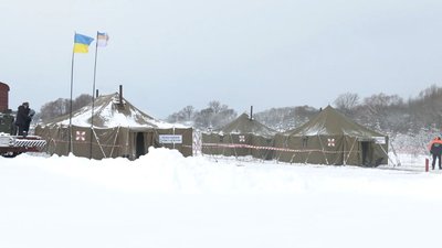 На залізничній колії біля села Пам’ятне вшанували героїв, які 103 роки тому загинули під Крутами