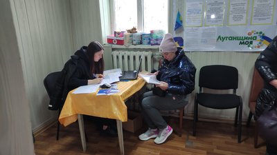 У Полтаві понад 2 тисячі переселенців із Луганщини отримали допомогу У Полтаві понад 2 тисячі переселенців із Луганщини отримали допомогу