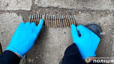 Жителя Миколаївщини підозрюють у незаконному зберіганні зброї Жителя Миколаївщини підозрюють у незаконному зберіганні зброї