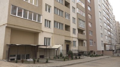 В одній з чернівецьких багатоповерхівок третій рік живуть без газопостачання