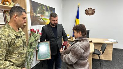 На Одещині сім’ям загиблих прикордонників вручили державні нагороди На Одещині сім’ям загиблих прикордонників вручили державні нагороди