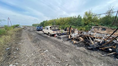 Малює загиблих батьків та хоче стати балериною. Історія Поліни, яка вижила під час розстрілу РФ колони під Куп'янськом Малює загиблих батьків та хоче стати балериною. Історія Поліни, яка вижила під час розстрілу РФ колони під Куп'янськом