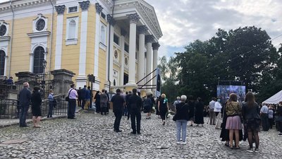 У Кафедральному греко-католицькому соборі служать поминальну літургію за єпископом Міланом Шашіком