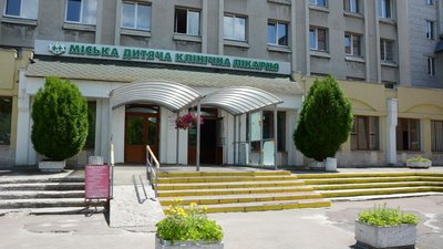 У Львові лікар-ортопед з Польщі оперуватиме та консультуватиме дітей