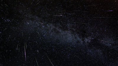 Над Кіровоградщиною уночі можна побачити метеоритний дощ Персеїди Над Кіровоградщиною уночі можна побачити метеоритний дощ Персеїди