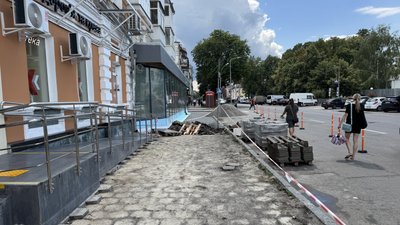 "Рух без бар’єрів" у Полтаві: нові закупівлі ремонту тротуарів