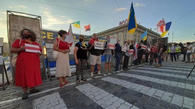 У центрі Харкова вийшли на підтримку протестів у Білорусі У центрі Харкова вийшли на підтримку протестів у Білорусі