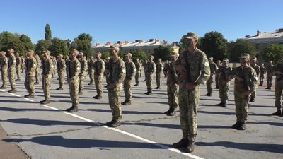 У Житомирському військовому інституті склали присягу майже 300 курсантів У Житомирському військовому інституті склали присягу майже 300 курсантів