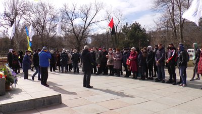 У Миколаєві двома окремими заходами відзначали день народження кобзаря влада та рухівці У Миколаєві двома окремими заходами відзначали день народження кобзаря влада та рухівці