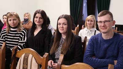 "Прокачай українську": у Житомирі стартував безкоштовний експрес-курс культурно-розмовного етикету "Прокачай українську": у Житомирі стартував безкоштовний експрес-курс культурно-розмовного етикету