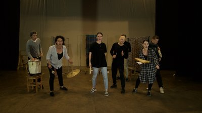 Замість сцени – бомбосховище. В Одесі зіграють дитячу виставу в укритті. ФОТО, ВІДЕО Замість сцени – бомбосховище. В Одесі зіграють дитячу виставу в укритті. ФОТО, ВІДЕО