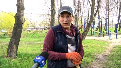 У Житомирі жителі Корбутівки викопали 50 кущів борщівника в місцях відпочинку У Житомирі жителі Корбутівки викопали 50 кущів борщівника в місцях відпочинку