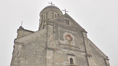 Настінні написи, поховання князя, фрагменти Чесного хреста. Історія з найдавніших храмів України Настінні написи, поховання князя, фрагменти Чесного хреста. Історія з найдавніших храмів України