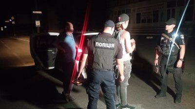 Щоночі – до сотні порушників. Як працюють патрульні під час комендантської години у Дніпрі Щоночі – до сотні порушників. Як працюють патрульні під час комендантської години у Дніпрі