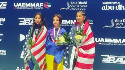 Спортсменка з Оріхова Злата Клейн стала чемпіонкою світу з ММА 