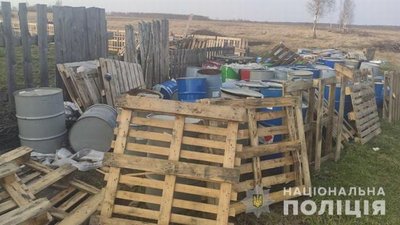 Житель Житомирщини, забруднюючи землі хімікатами, завдав шкоди довкіллю на понад мільйон гривень Житель Житомирщини, забруднюючи землі хімікатами, завдав шкоди довкіллю на понад мільйон гривень