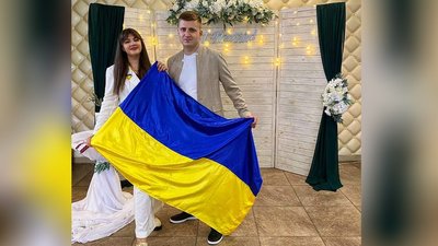 Весілля під час війни: чи одружуються і як святкують у Кропивницькому Весілля під час війни: чи одружуються і як святкують у Кропивницькому