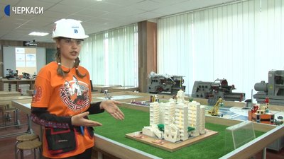 Черкаські школярі готуються до фестивалю з робототехніки Черкаські школярі готуються до фестивалю з робототехніки
