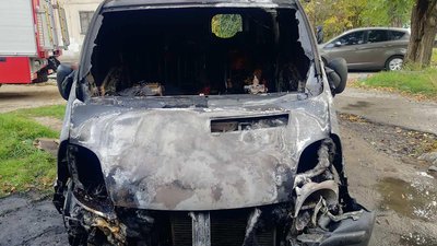 У Миколаєві горів гараж з автівкою У Миколаєві горів гараж з автівкою