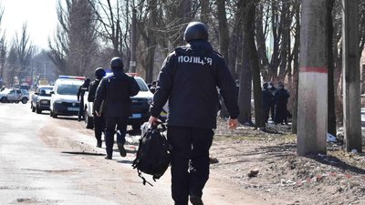 У Кропивницькому поліцейські проводили навчання. Знешкоджували "злочинців" та звільняли "заручників"