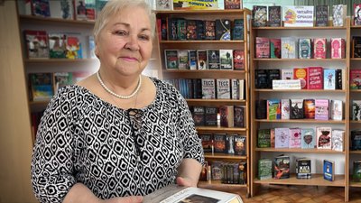 книжки, бібліотеки, автори, детективи, історія, що читають