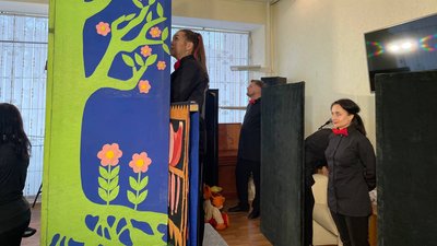 Театр ляльок. У Миколаєві для дітей показали виставу "Пан Коцький" Театр ляльок. У Миколаєві для дітей показали виставу "Пан Коцький"