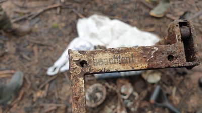 У Карпатах дослідники знайшли залишки літака У Карпатах дослідники знайшли залишки літака