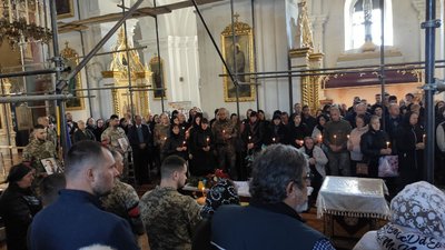 У Луцьку попрощалися з загиблими на війні Анатолієм Харитоновим та Олександром Бебком У Луцьку попрощалися з загиблими на війні Анатолієм Харитоновим та Олександром Бебком