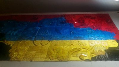 Ворон, могила і кістки: черкащанка вишила клаптик на воєнній мапі України Ворон, могила і кістки: черкащанка вишила клаптик на воєнній мапі України