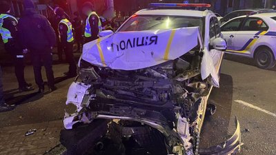 ДБР розслідує аварію за участю працівників патрульної поліції