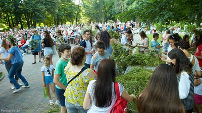 Концерт, етнопоказ і танці на пірсі. Як у Франківську зустрічають свято Івана Купала
