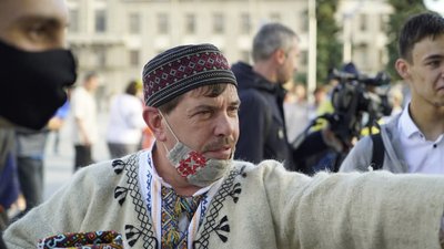 У Вишиванковій ході у Харкові взяли участь близько 650 людей У Вишиванковій ході у Харкові взяли участь близько 650 людей