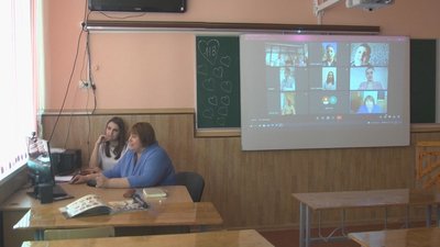 Свято онлайн: у Вінниці пролунав останній дзвінок